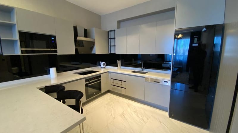 Современная квартира в жилом комплексе премиум класса в 100 метрах от моря, район Каргыджак (010500) — фото 2