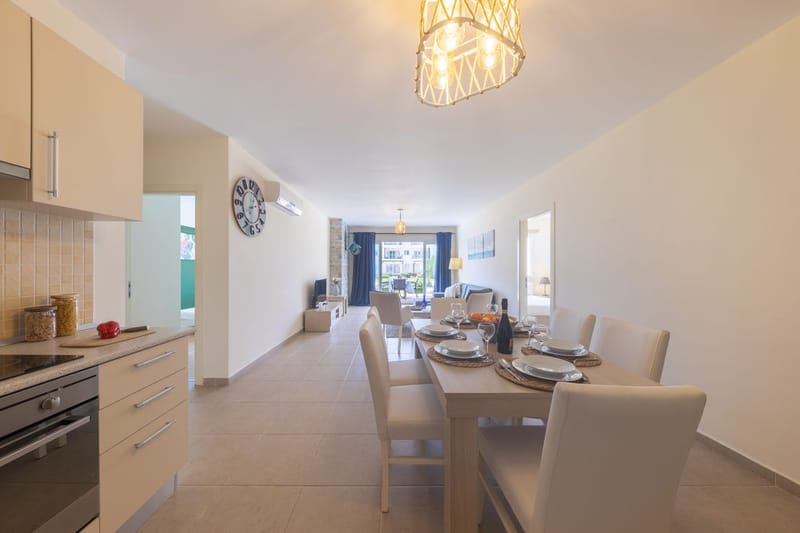 Разнообразные апартаменты в жилом комплексе на берегу южной стороны полуострова Карпас, в туристической зоне Бафра (002198) — фото 22