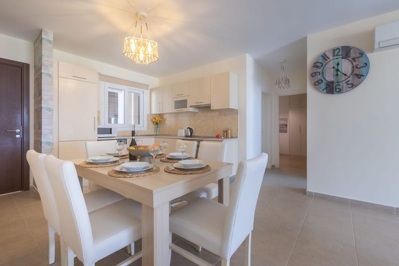 Разнообразные апартаменты в жилом комплексе на берегу южной стороны полуострова Карпас, в туристической зоне Бафра (002198) — фото 25