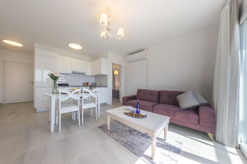 Разнообразные апартаменты в жилом комплексе на берегу южной стороны полуострова Карпас, в туристической зоне Бафра (002198) — фото 28