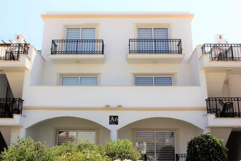 Просторные апартаменты с 3 спальнями и садом в приморском комплексе в Эсентепе (013498) — фото 8