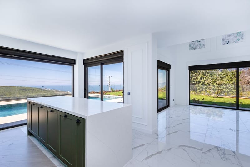 Шикарная вилла с видом на горы и море на продажу в районе Каргыджак (004422) — фото 16